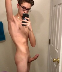Selfie Guy with hard cock Gay Porn tube 61aa29b7c5f5e.jpg