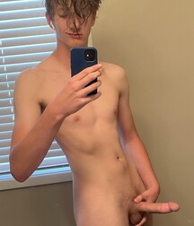 Selfie Guy with hard cock Gay Porn tube 61aa29dfbcd77.jpg