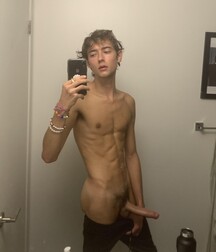 Selfie Guy with hard cock Gay Porn tube 61aa29e712702.jpg