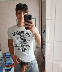Selfie Shirt or Short Porn tube 61dc2bb8c5d7c.jpg