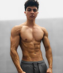 Solo Sexy Bodies 621e1cccf19c9.jpg