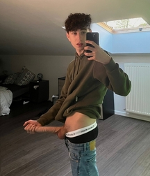 selfie non dude big cock pop 626f570684a50.jpg