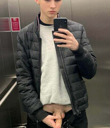 selfie non dude big cock pop 626f571daea5e.jpg