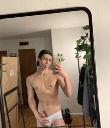 selfie non dude big cock pop 626f5725594fc.jpg