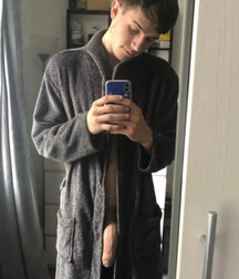 selfie non dude big cock pop 626f57276312c.jpg