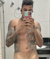 selfie non dude big cock pop 626f5756932b1.jpg
