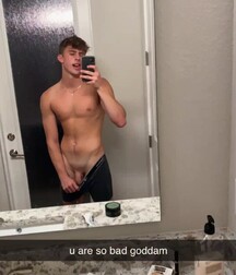 selfie non dude big cock pop 626f5761e586c.jpg
