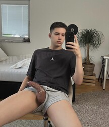 twinks none dude porne tube selfie phone caps 62eec98644347.jpg