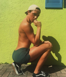 One For The Boys 5d8d184a00a34.png
