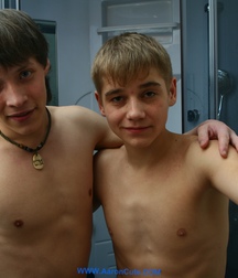 Aaron n Anton Shower 5d9bb46f4892b.jpg