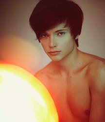 Cute boys 59a1e0dfeca94.jpg