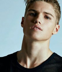 Cute boys 59a1e0fc18d35.jpg