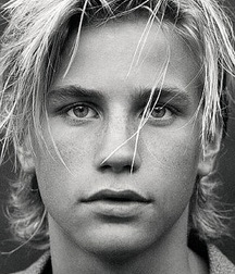 B&W face 5ba16bae0935e.jpg