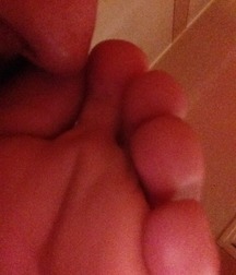 Socks, Feet & Sneakers 5b9101ee02303.jpg