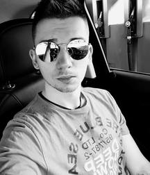Me :) 5d1f5c9739a41.jpg