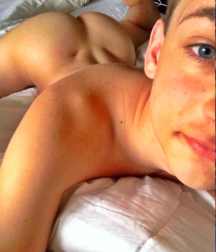 Beaux mecs bien virils 593bd5a397ccf.png