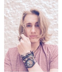 Beautiful long haired guy (no nude) 5a34c7794a7e9.jpg