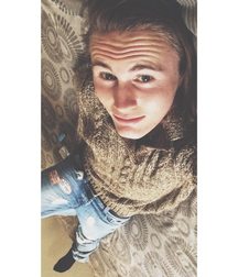 Beautiful long haired guy (no nude) 5a34c79db90b1.jpg