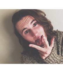 Beautiful long haired guy (no nude) 5a34c7a102ad2.jpg