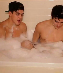 Grethan (Twincest) - Non Nude 5a4127d05f7c0.jpg