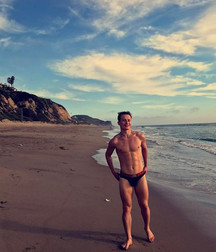 Hot Guy (No Nude) 5a7ebec66a5ca.jpg
