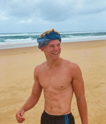 Beautiful blonde guy 5d21f5f0ab5e2.jpg