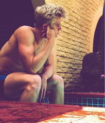 Beautiful blonde guy 5d21f5f5a7291.jpg