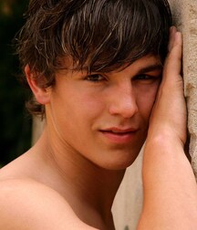 Gay Tube Maurice 60c7f1dee426d.jpg