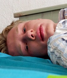 Oskar - on the bed boys porn 626d4d9b111a5.jpg