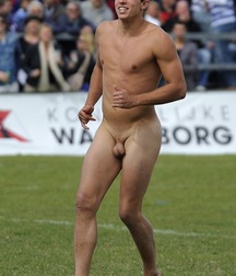 Random Nudist 5923be36d2493.jpg