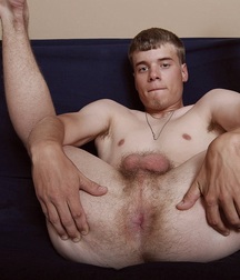 Legs up and eager 1 5b9d5aedce010.jpg