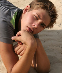 Rickie 5babd8e84e352.jpg