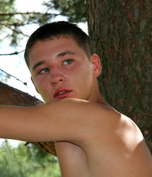 Simon and the tree 5baeb6f142f85.jpg