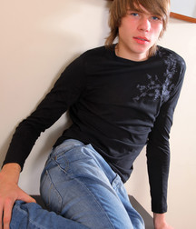 Christy 5be41620ec5fd.jpg