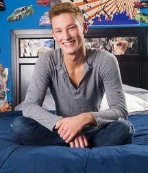 Casey 5bf2f1392844b.jpg