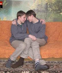 Kevin & Phillipe 5db23abb2976d.jpg