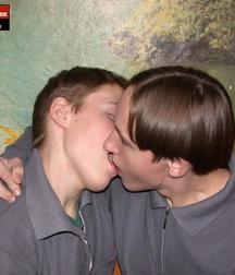 Kevin & Phillipe 5db23abf531de.jpg