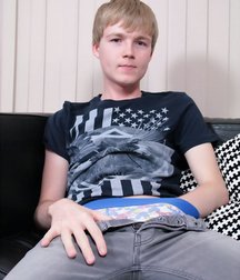 Blond and cute 5e0a0a2da1850.jpg