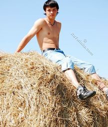 Farmhand job 5e0a286b20649.jpg