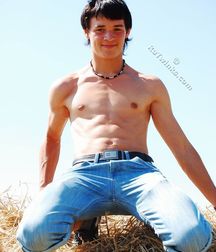 Farmhand job 5e0a286e4522a.jpg
