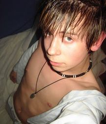 Selfie hotties!  592067794ed85.jpg