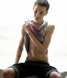 Shirtless hotties! 5920681b13814.jpg
