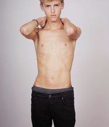 Shirtless hotties 3!! 5922be518aa96.jpg
