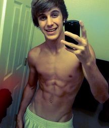 Selfie hotties 4!!   59257f359ede9.jpg