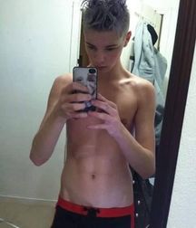 Selfie hotties 4!!   59257f41dd481.jpg