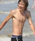 Swimming hotties 4!! 592940370273f.jpg