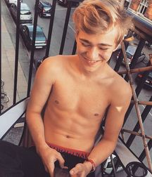 Shirtless hotties 8!! 592a60252bfb9.jpg