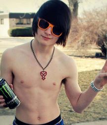 Dark Hair Hotties! 5934447f502eb.jpg