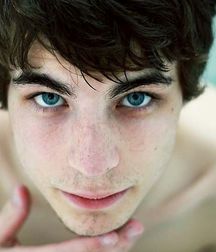 Dark Hair Hotties! 59344486b2db7.jpg