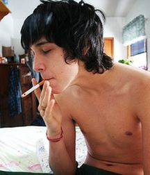 Dark Hair Hotties! 59344488b8314.jpg